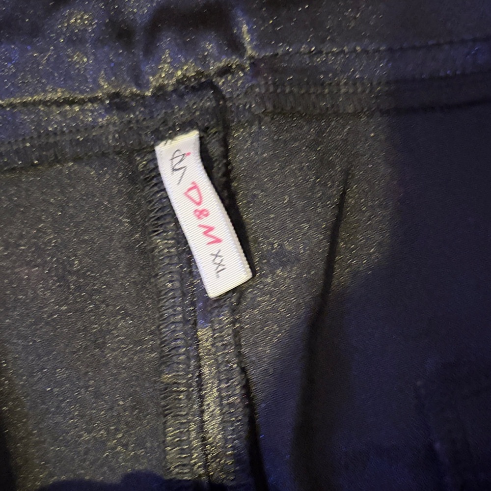 Satiny Wide Leg Pants - Picture 2 of 9